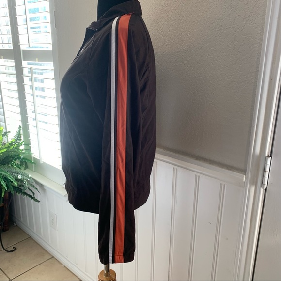 Nike light weight athletic workout jacket - Picture 2 of 11